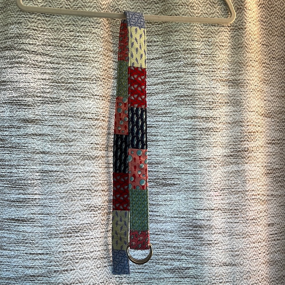 Vineyard vines belt with metal loops, 40” length, size M
